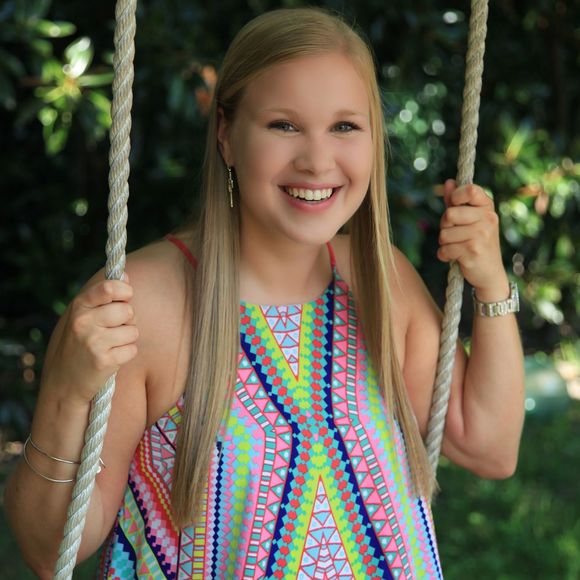 Meet your Posher, Nikki - Picture 1 of 1